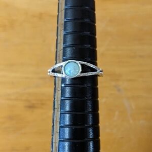 New Vintage Geometric Round Simulated Opal Gemstone Ring, T1B6D